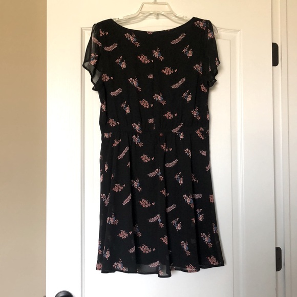 Express Dress - Picture 2 of 5
